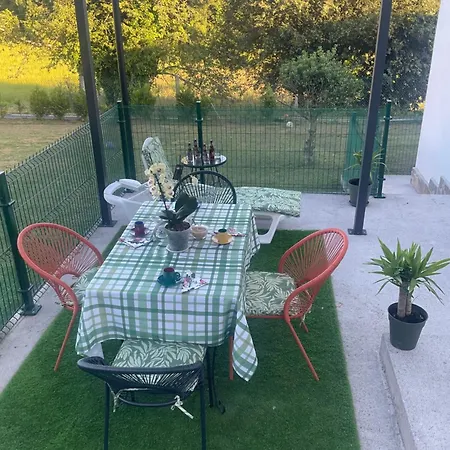 Relaxing Next To The River - La De Susana Hébergement de vacances *